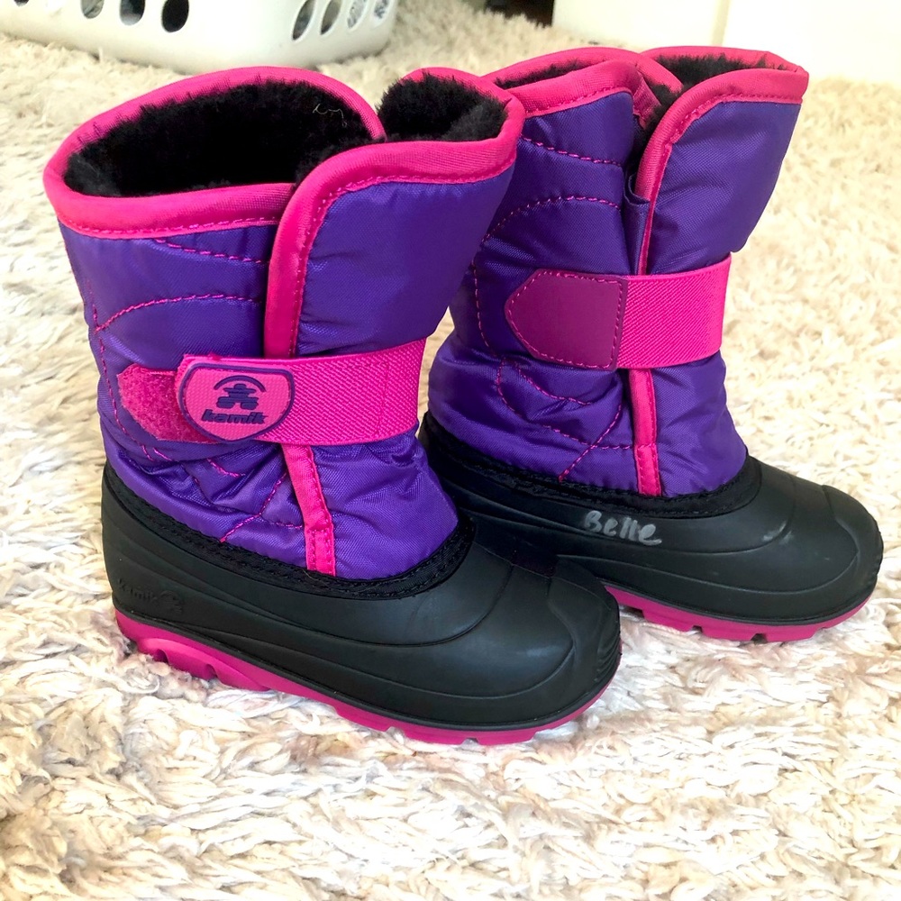 Kamik, toddler girls, snow boots, size 9, warn less than 5x’s. Like new.